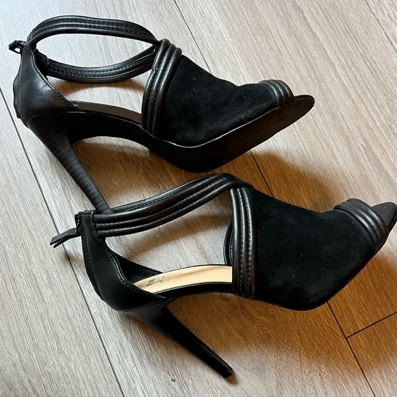 Joe's Jeans Black Peep Toe Heels Size 8.5 Leather & Suede Back Tassel Zipper - Picture 3 of 13